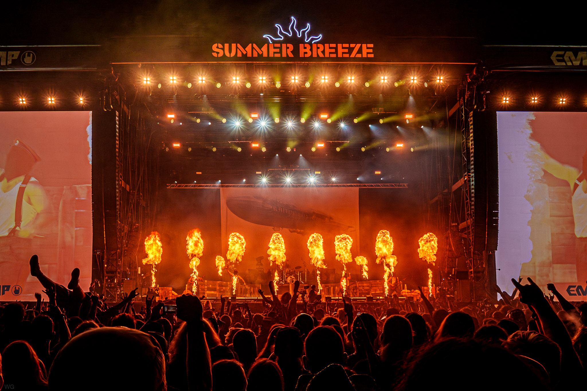 Kanonenfieber live at Summer Breeze 2025 with pyrotechnics